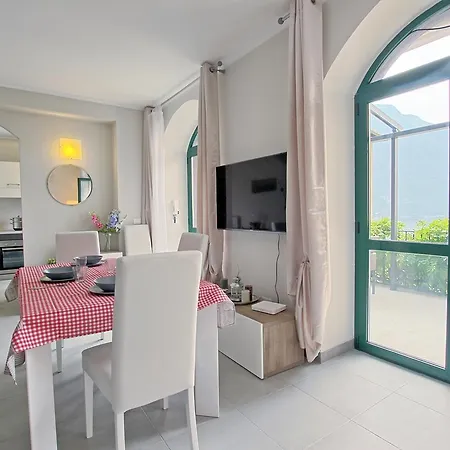 Diamond Lake Como Apartment